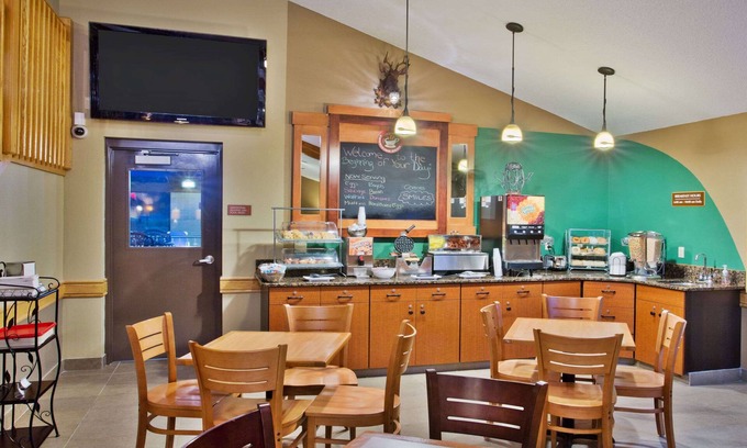 Grand Forks Hotel | AmericInn by Wyndham Grand Forks