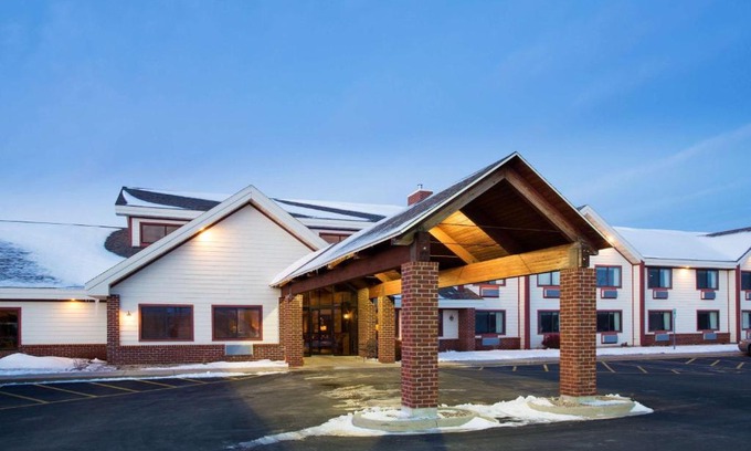 New London Hotel | AmericInn by Wyndham New London