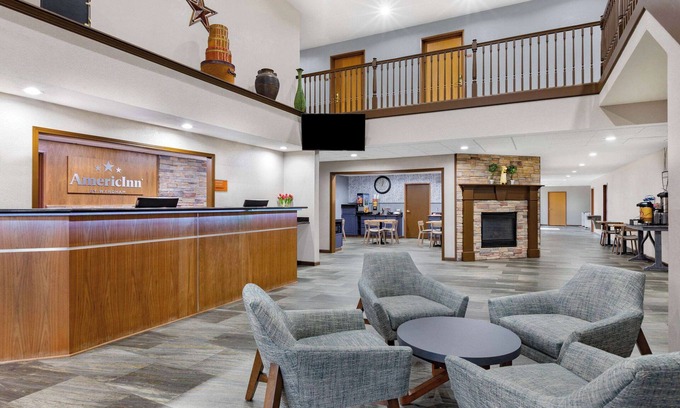 Pella Hotel | AmericInn by Wyndham Pella