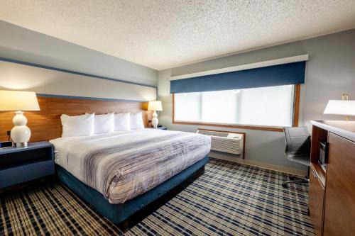 Sturgeon Bay Hotel | AmericInn by Wyndham Sturgeon Bay