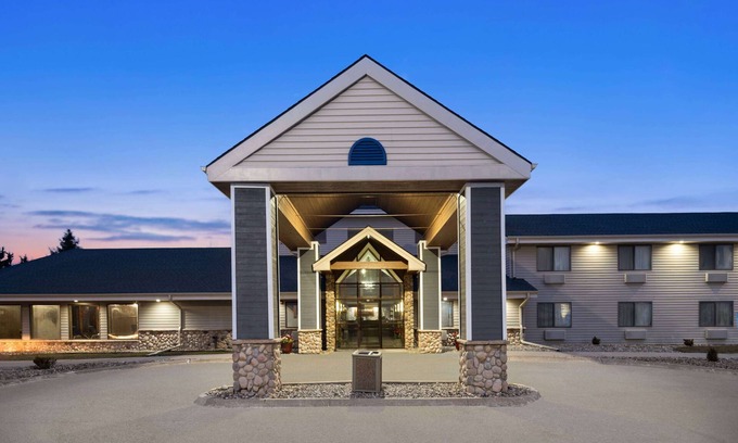 Stuart Hotel | AmericInn by Wyndham Stuart