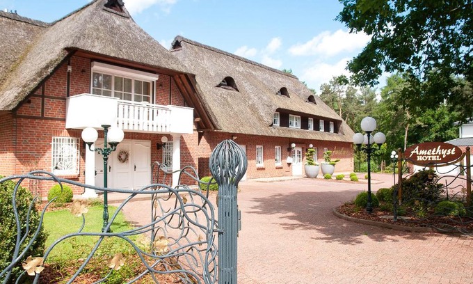 Deutsch Evern Hotel | Amethyst Hotel Garni Lüneburg