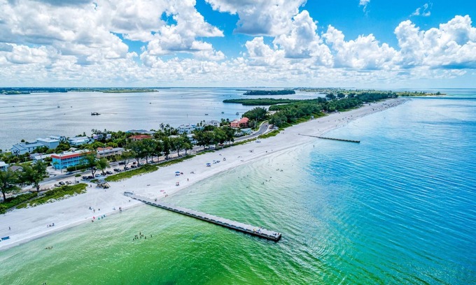 Bradenton Beach House | AMI Lighthouse Cottage-one Minute Walk To The Beach-keyless Locks
