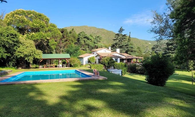 La Falda House | Amplia Casona de Estilo en La Falda