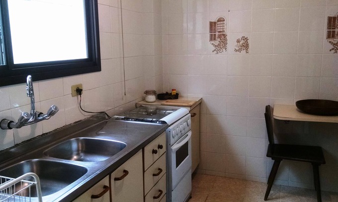 Caioba Apartment | Amplo, um por Andar, Três Sacadas, Varanda, Sala com 3 Ambientes, 150 m da Praia