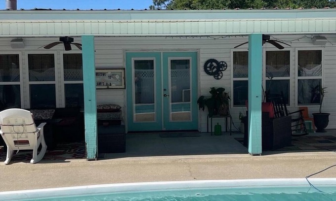 Abbeville Bed & Breakfast | Amy’s Poolside Retreat