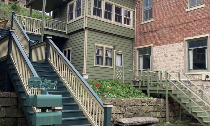 Galena Apartment | An Artistic retreat in the heart of downtown Galena