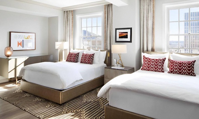 Downtown El Paso House | An Inviting and Lavish Queen Room! With Bathtub