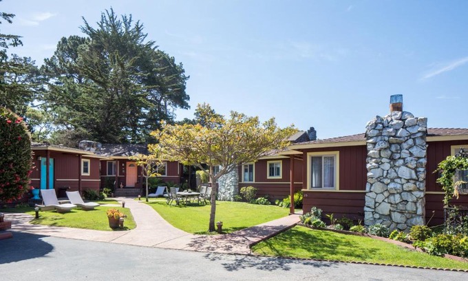 Pacific Grove Hotel | Andril Fireplace Cottages