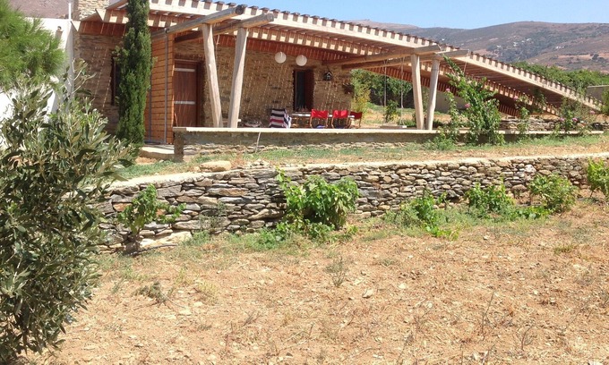 Ydrousa Cottage | Andros bioclimatic little house in a big land