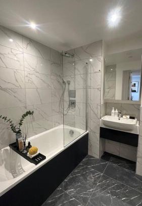 Canary Wharf Apartment | Anmols AP