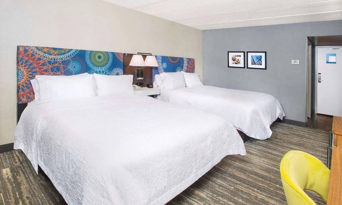 Parole Hotel | Annapolis Adventure: 2 Cozy Units, Outdoor Pool + Easy Access to Historic Sites!