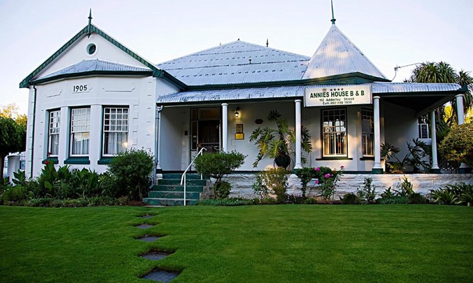 Cradock Bed & Breakfast | Annies House