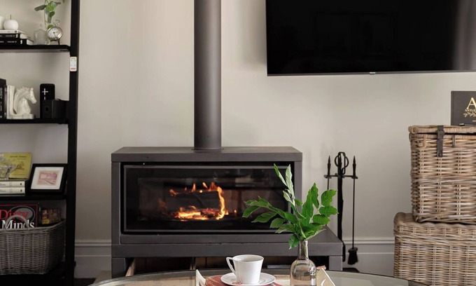 Moss Vale Cottage | Antler & Oak Cottage: Provincial Luxe In Moss Vale, Close To Wedding Venues