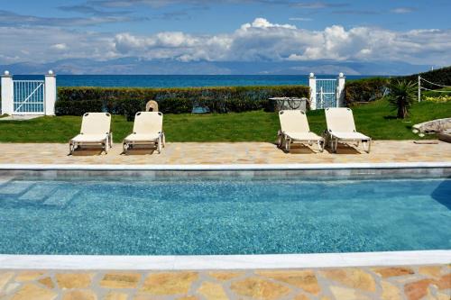 Xylokastro-Evrostina House | Antorina Grande Beachfront House with Private Pool