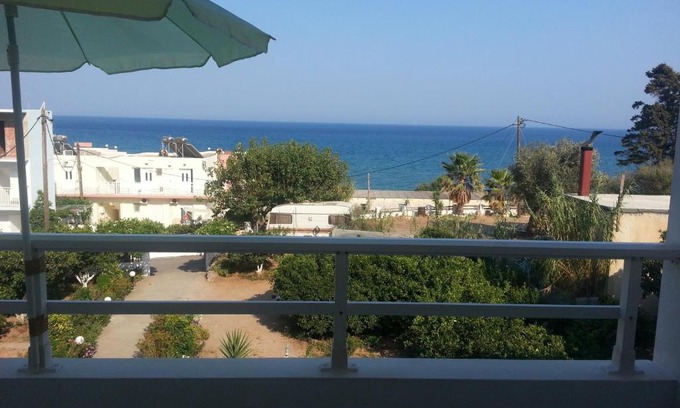 Stegna Apartment | Antouan Matina