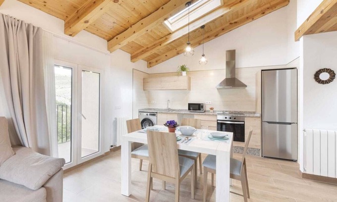 Villarroya de los Pinares Hotel | APARTAMENTOS EL MIRADOR