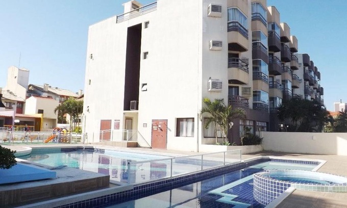 Ingleses Norte Apartment | Apartamento com Vista do Mar em Residencial com Piscina
