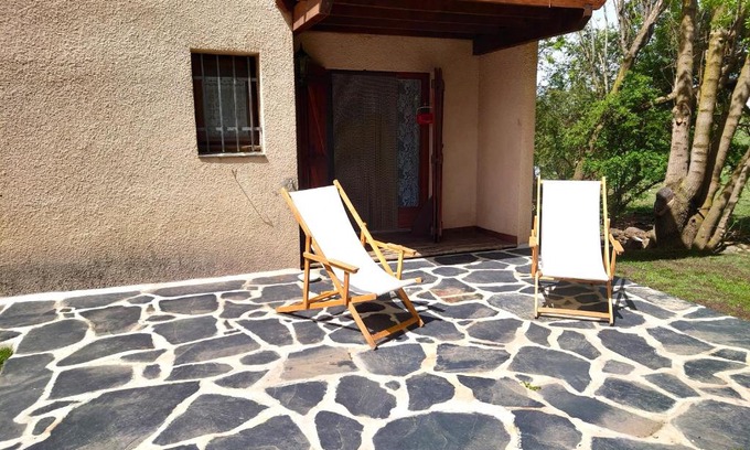 Sainte-Leocadie Apartment | Apartamento con amplio jardín cerca de Puigcerdà