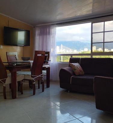 Bucaramanga Apartment | Apartamento con vista a la ciudad en barrio campo hermoso 301