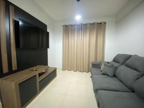 Jardim La Salle Apartment | Apartamento Inteiro - 2 Quartos com AC - Wifi 300mb - Cozinha Completa - 1 Vaga de Garagem - TV Smart 50 - Sacada - Indicado para Grupos, Hospedes a Trabalho, Família e Pets