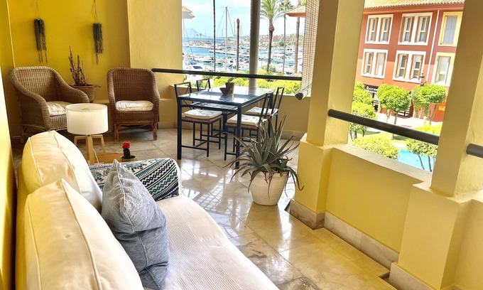 Sotogrande Apartment | Apartamento Junto al mar con Increíbles Vistas y Amplia Terraza en Sotogrande