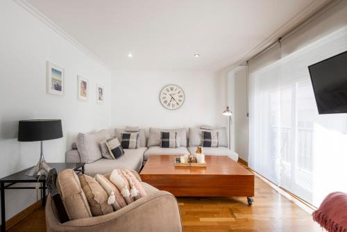 Portonovo Apartment | APARTAMENTO TURISTICO A 140 M PLAYA CANELIÑAS- Portonovo- 2 Habitaciones 5 pax 202