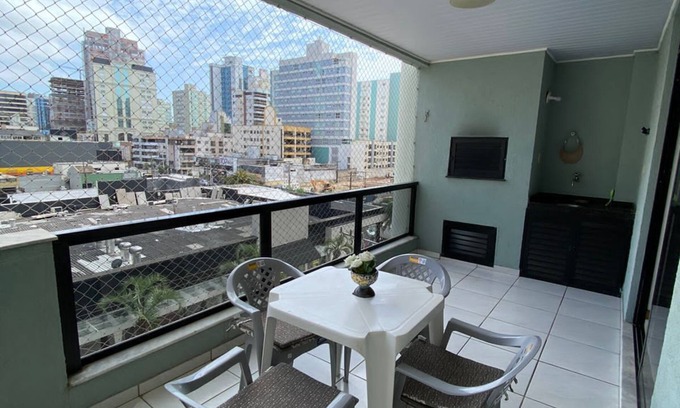 Castelo Branco Apartment | Apartment 100m from the sea/airy and comfortable/accepts small pets