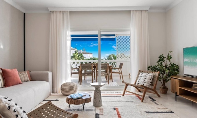 Puerto Banus Apartment | Apartment in Las Gaviotas for 8 people | 1-201