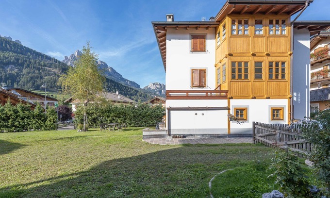 San Giovanni di Fassa Apartment | Apartment in the center of Pozza di Fassa near the ski lift connected to the Sellaronda ski carousel