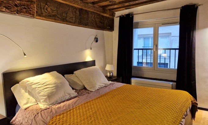 Saint-Germain-des-Pres Apartment | Apartment 2 bedrooms Standing in the hearth Saint Germain-Saint Sulpice-Odeon