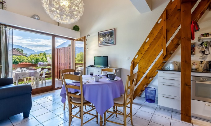 Saint-Jorioz Apartment | Apartment 200m from lake. Fitted to high standard. Mountain views, large balcony