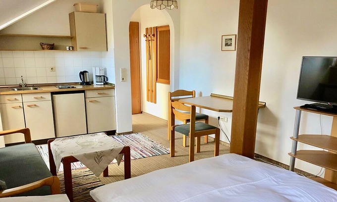 Hartkirchen Apartment | Apartment (30sqm) with free parking and WiFi