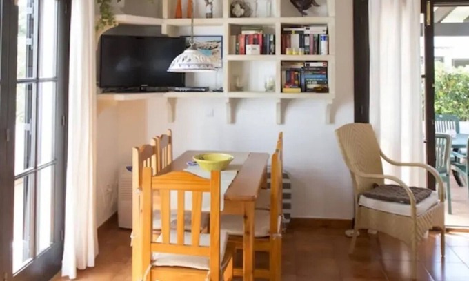 Son Xoriguer Apartment | Apartment 'Apartamento 2 Dormitorio III' with Private Terrace and Shared Garden