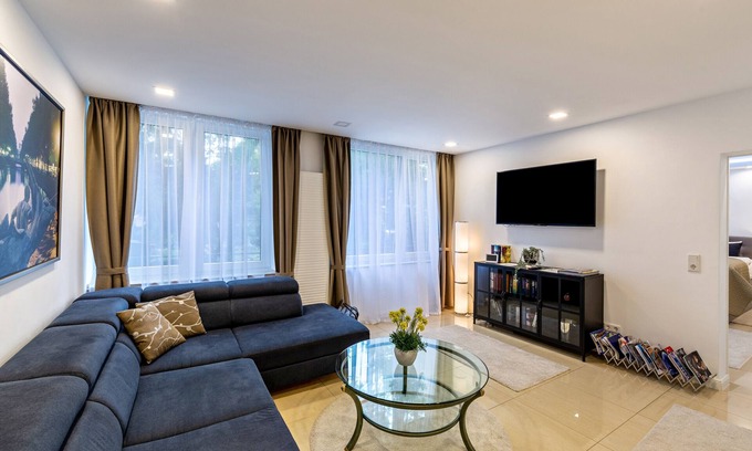 Golzheim Apartment | Apartment "Apartamento Dusseldorf" with Balcony and Wi-Fi