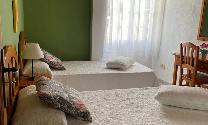 Los Llanos de Aridane Apartment | Apartment 'Apartamento 1' with Shared Pool, Private Terrace and Wi-Fi