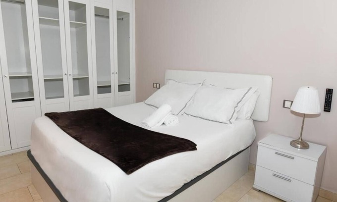 Fisterra Apartment | Apartment-Apartment-Private Bathroom-Street View