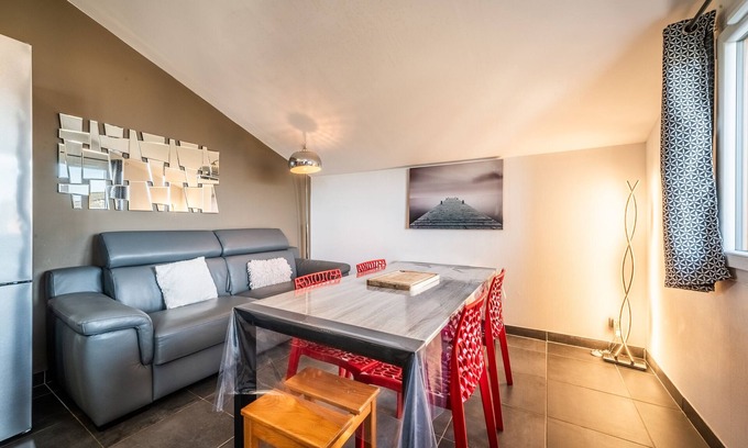Allinges Apartment | Apartment 'Appartement Coté Lac' with Lake View, Air Conditioning
