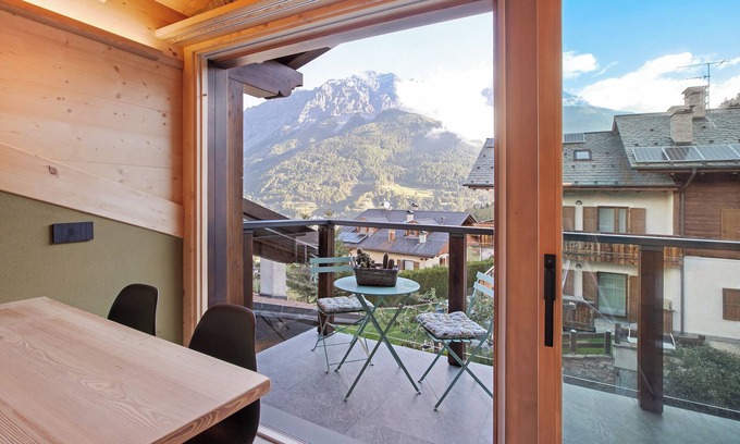 Valdisotto Apartment | Apartment "Aria di Casa Reit" with Mountain View, Shared Garden & Wi-Fi