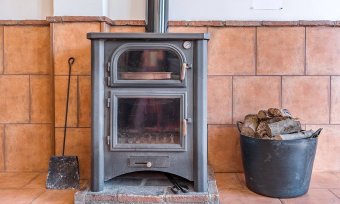 Jerez del Marquesado Apartment | Apartment 'Barranco' with Mountain View, Shared Terrace and Wi-Fi