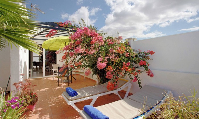 Sonnenland Apartment | Apartment 'Bungalow Aloe Dunas' with Garden, Shared Pool & Fast Wi-Fi