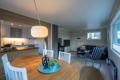 Tromso Apartment | Apartment by Prestvannet