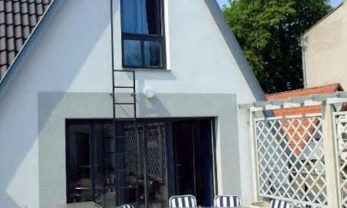 Warnemuende Apartment | Apartment Cajus - centrally located "Am Alten Strom" with quiet roof terrace