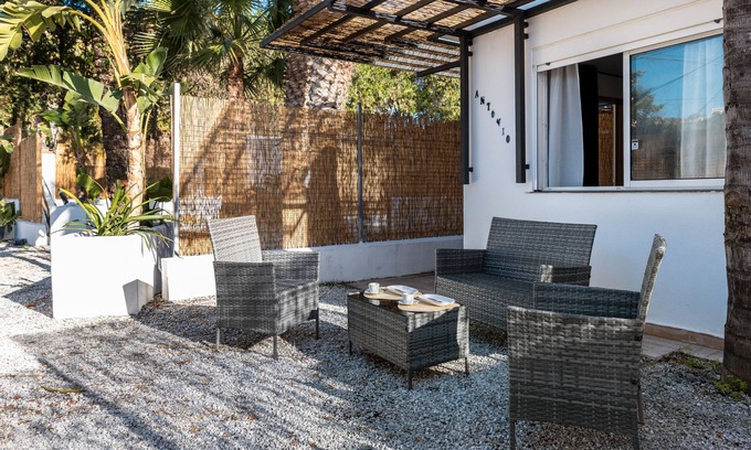 Almayate Bajo Apartment | Apartment 'Casa 3' with Beach View, Wi-Fi and Air Conditioning