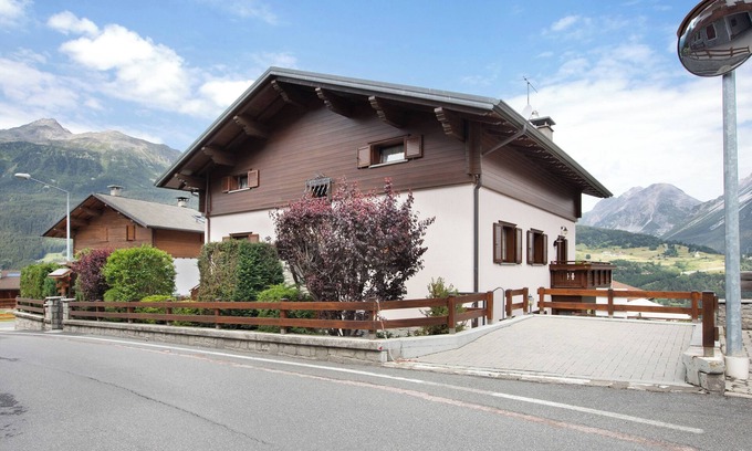 Valdisotto Apartment | Apartment 'Casa Grafa Bormio' with Mountain View, Shared Garden & Wi-Fi