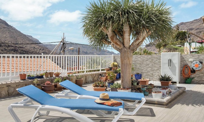 Mogan Apartment | Apartment 'Casa Paco' with Mountain Views, Fast Wi-Fi, Air Conditioning and Terrace