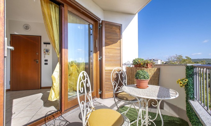 Pivarada Apartment | Apartment 'Casa Vacanze Emma' with Mountain View, Wi-Fi and Air Conditioning