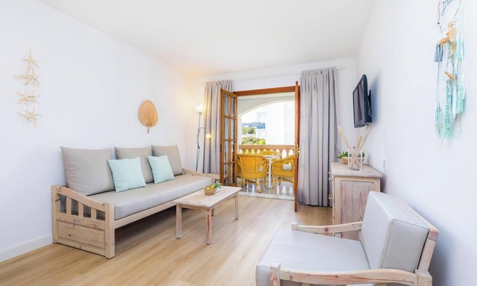 Canyamel Apartment | Apartment Close to the Beach with Pool Access, Private Terrace, Air Conditioning and Wi-Fi