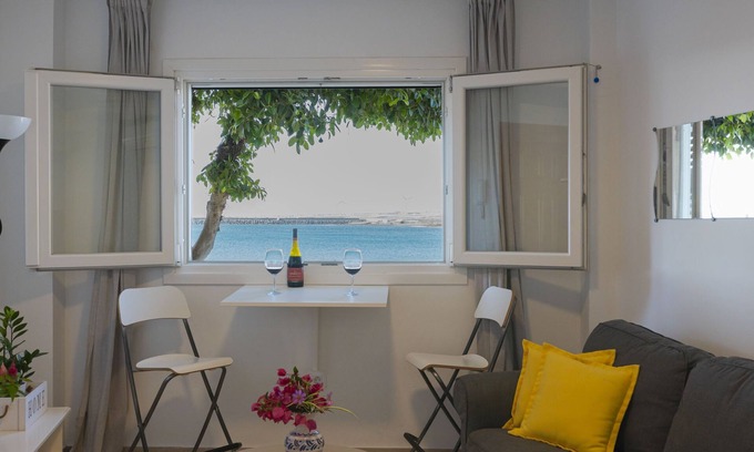 Playa de Arinaga Apartment | Apartment Daura by Interhome