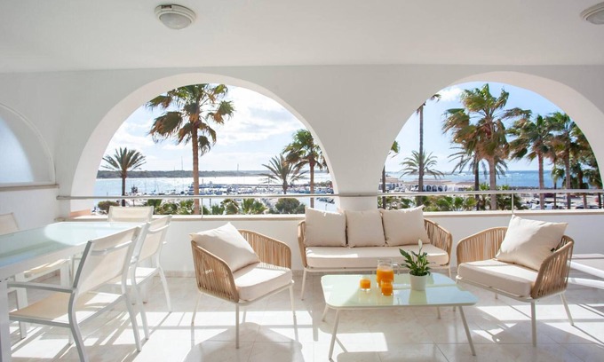 Colonia Sant Jordi Apartment | Apartment 'Edificio Puerto - 1 Habitación F2' with Sea View, Wi-Fi and Air Conditioning